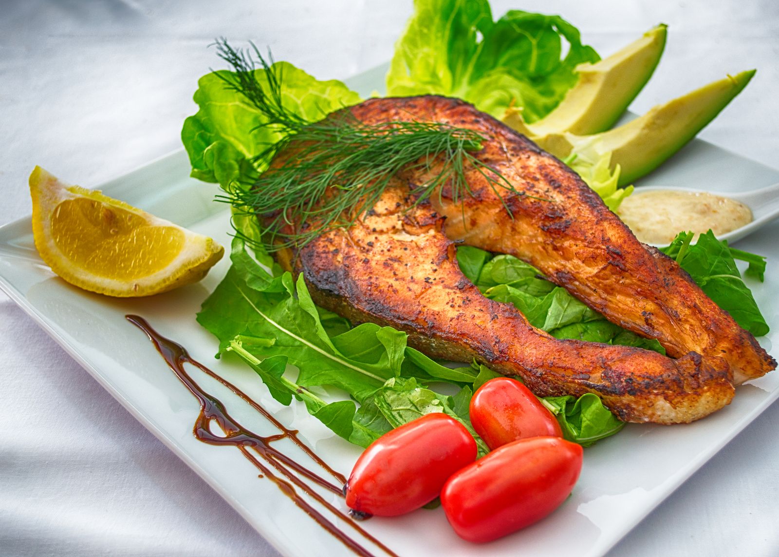 Menu Élégance MYLO Traiteur : saumon et volaille